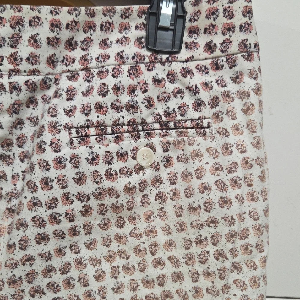 Mercer & Madison Pink and White Short Size 8
